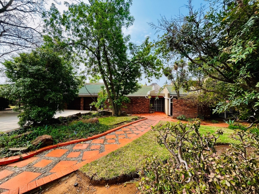 4 Bedroom Property for Sale in Heuwelsig Free State